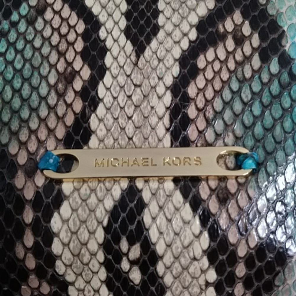 Michael Kors Y2K Stylish Snake Print Clutch with Chain Detail *EUC* - Picture 3 of 9